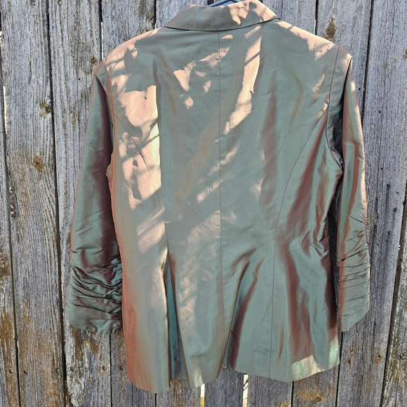 Women's Ruched Button-Up Jacket - Green - Picture 6 of 6